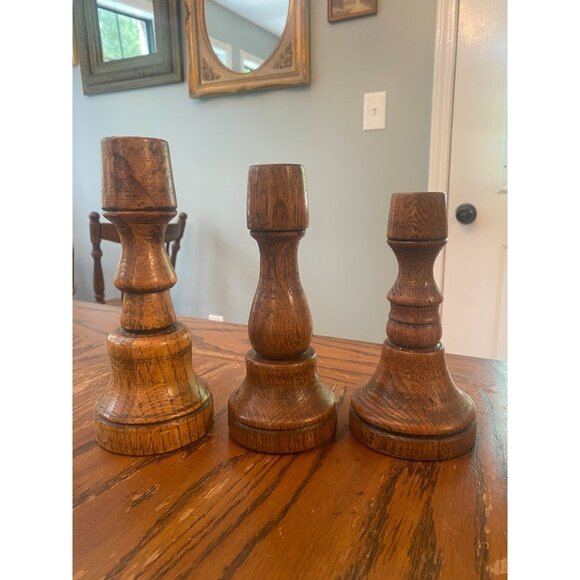 Set Of 3 Vintage Wooden Oak Candlestick Holders With Green Felt Base - Picture 1 of 6